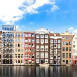 Dansende huizen Amsterdam scheefgezakt bodem